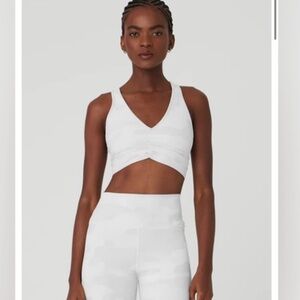 Alo Yoga Wild Things Bra in White Camouflage Size Small